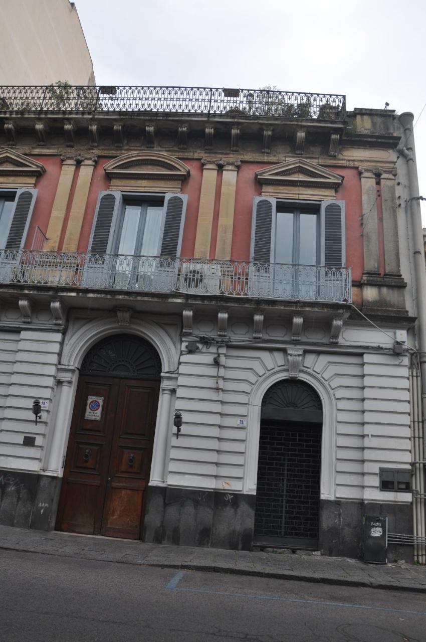Appartamenti Villa Bellini คาตาเนีย ภายนอก รูปภาพ