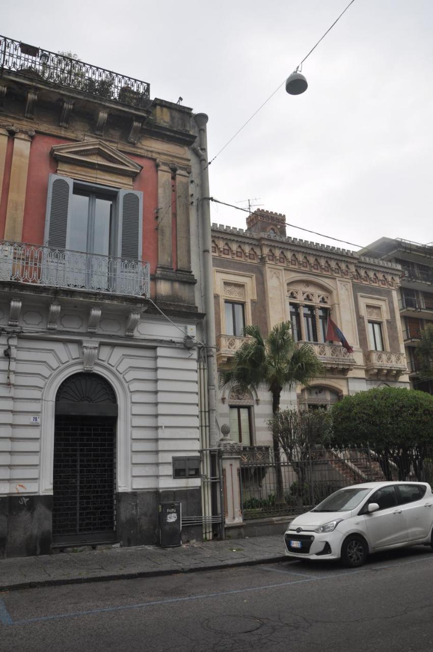 Appartamenti Villa Bellini คาตาเนีย ภายนอก รูปภาพ